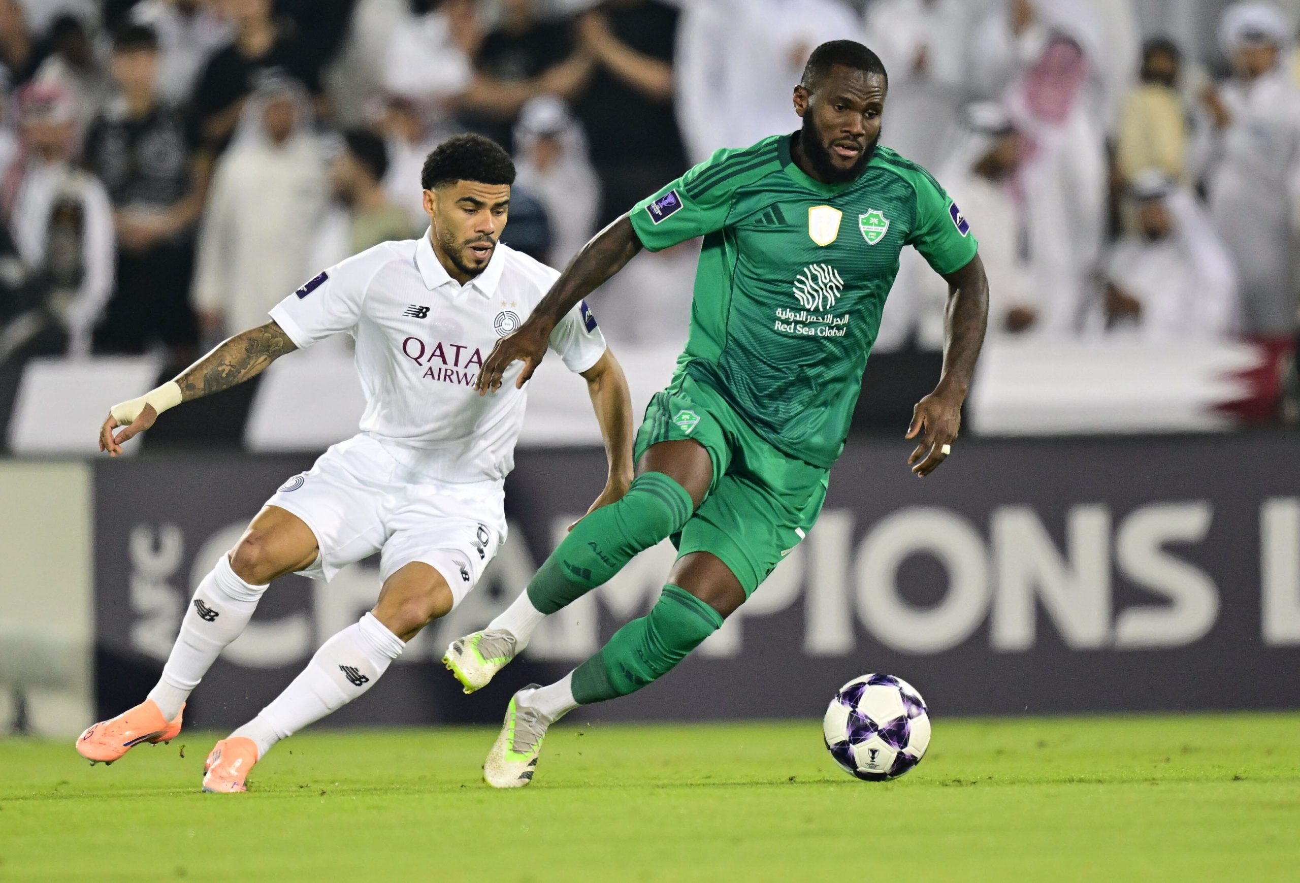 الأهلي في مواجهة الأخدود: سهرة كروية خضراء في ختام الجولة