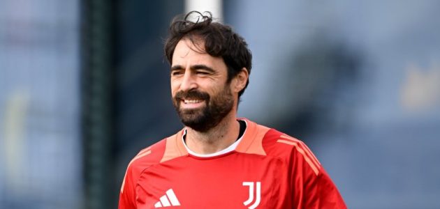 يوفنتوس يجدد عقد كارلو بينسوليو حتى 2027
