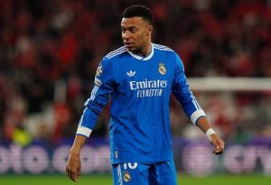 مبابي يرفض التدخل الجراحي للتعافي مع إصابته