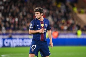 ليفربول يستعد لعرض قياسي لضم نجم باريس سان جيرمان