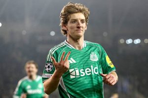 جوردون: برشلونة أفضل فريق واجهته، وطريقتهم في الاحتفاظ بالكرة درسًا لنا