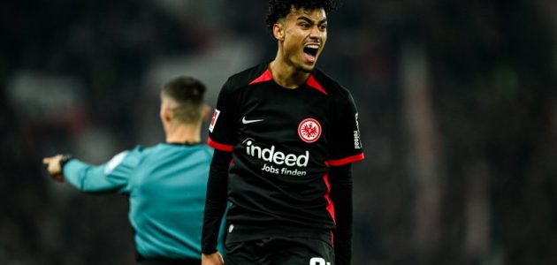 نصف أندية أوروبا ترغب في ضم لاعب فرانكفورت