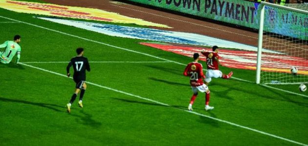 التعادل الإيجابي يسيطر على مواجهة الأهلي وزد في الدوري