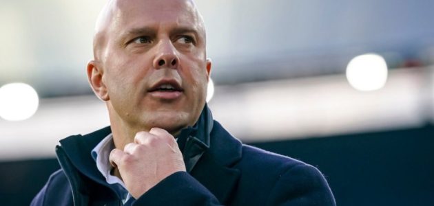 سلوت: قلبي يشتاق لبرشلونة الماضي.. والبريميرليج فقد متعته