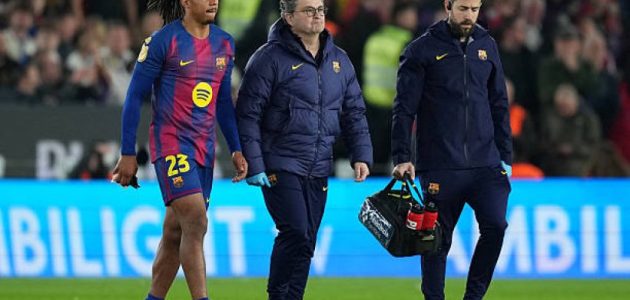 برشلونة يتلقى ضربة موجعة بإصابة ثنائي الدفاع
