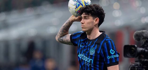 برشلونة يواصل متابعة باستوني عن كثب