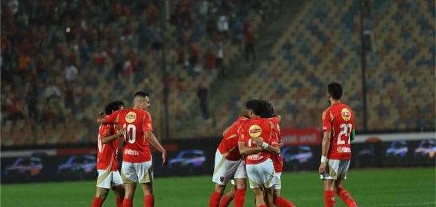 نيوم يلاحق نجم وسط الأهلي المصري في الصيف